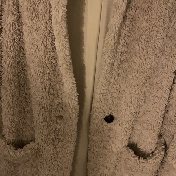 Aritzia jacket ✨ - Picture 4 of 6